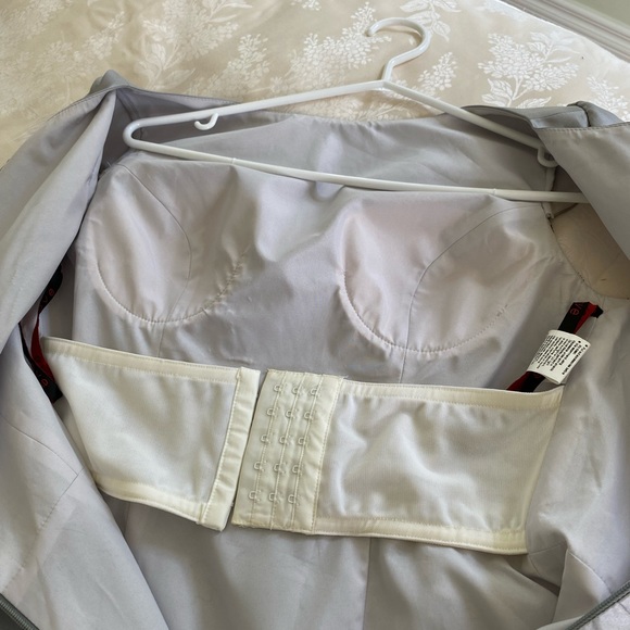 Very elegant Love design dress - Picture 4 of 5